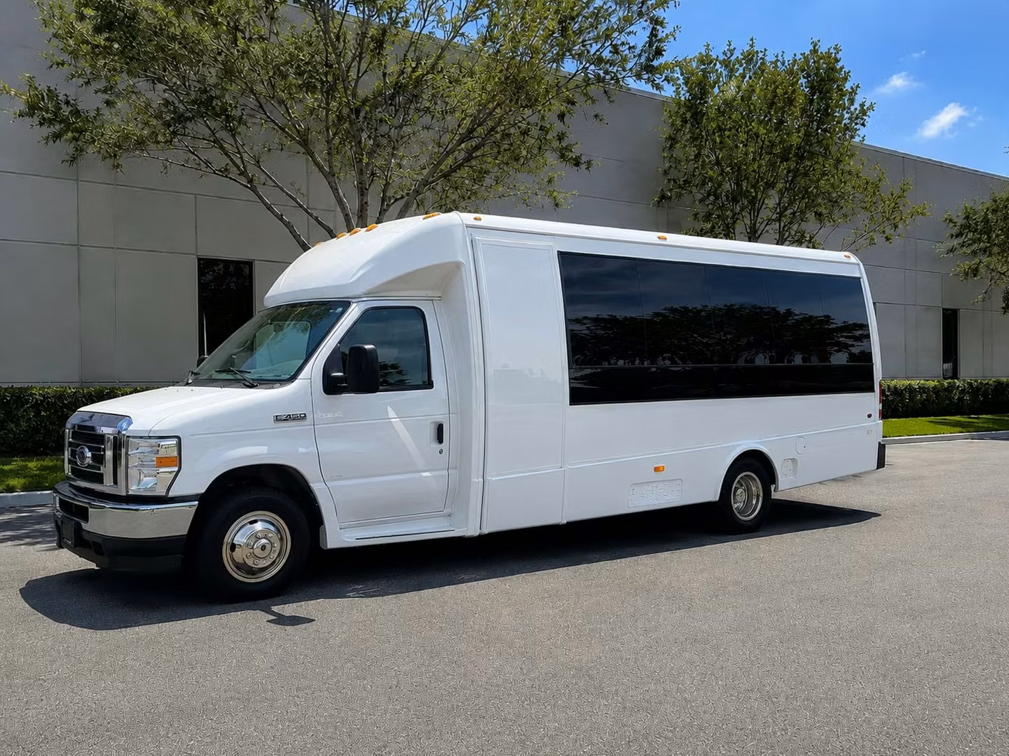 15 passenger minibus