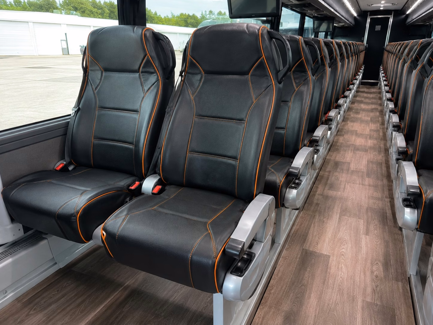 charter buses and party buses to neyland stadium for tennessee vols games