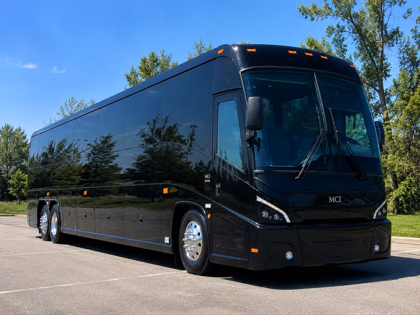 charter buses for knoxville school field trips to zoo knoxville and science destinations