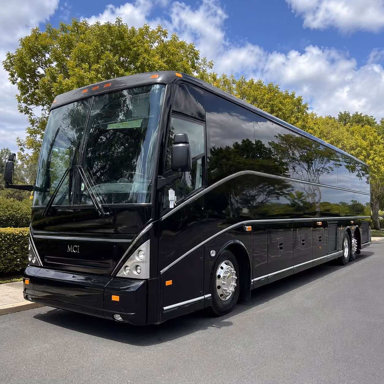 long distance charter bus rentals for tennessee volunteers away games